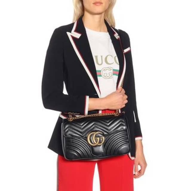 GG Marmont Medium Matelasse Shoulder Bag